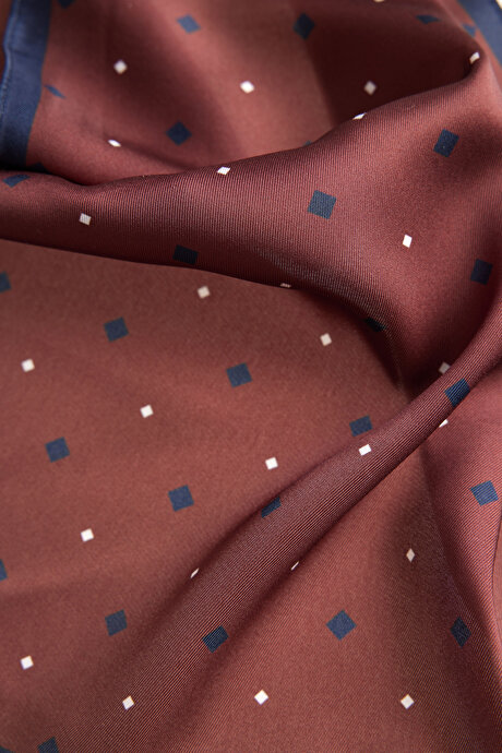 Desenli Kahverengi-Lacivert Mendil resmi