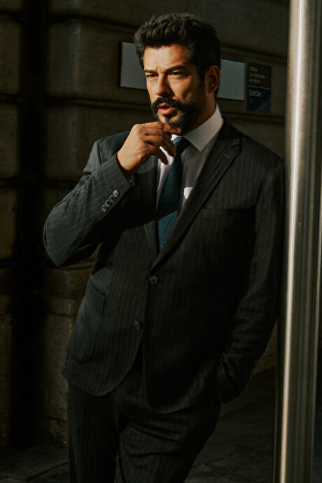 Slim Fit Dar Kesim Mono Yaka Çizgili Torba Cepli Lacivert-Gri Takım Elbise resmi