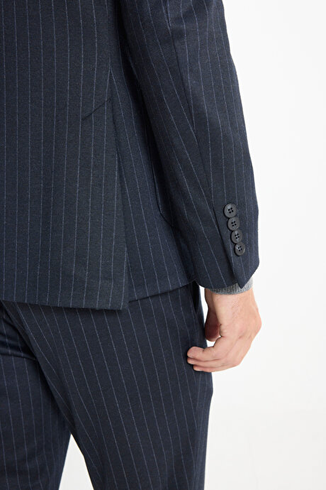 Slim Fit Dar Kesim Mono Yaka Çizgili Torba Cepli Lacivert-Gri Takım Elbise resmi
