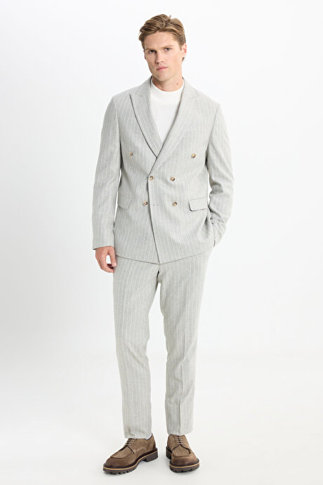 Yünlü Slim Fit Dar Kesim Kırlangıç Yaka Çizgili Kapak Cepli Açık Gri Takım Elbise resmi