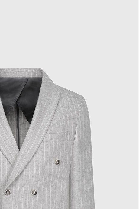 Yünlü Slim Fit Dar Kesim Kırlangıç Yaka Çizgili Kapak Cepli Açık Gri Takım Elbise resmi