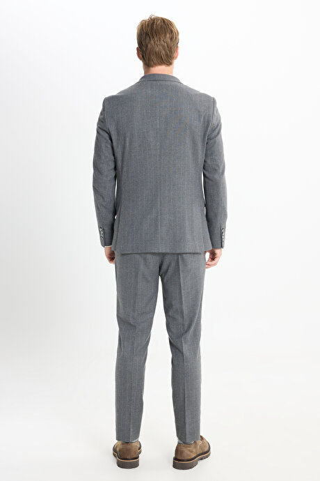 Slim Fit Dar Kesim Kırlangıç Yaka Çizgili Kapak Cepli Esnek Koyu Gri Takım Elbise resmi