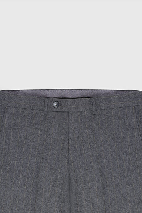 Slim Fit Dar Kesim Kırlangıç Yaka Çizgili Kapak Cepli Esnek Koyu Gri Takım Elbise resmi