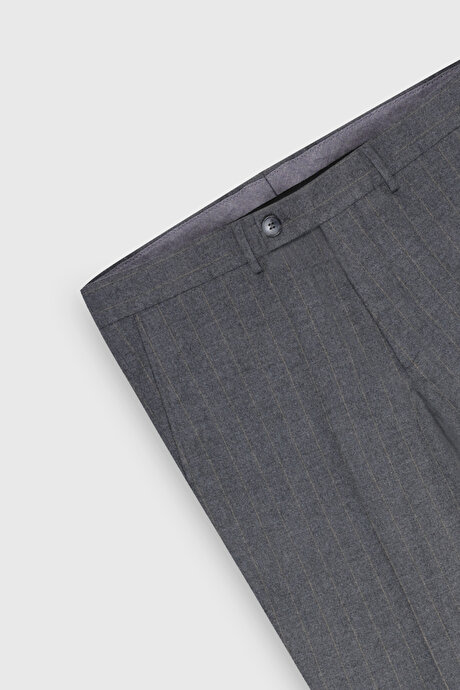 Slim Fit Dar Kesim Kırlangıç Yaka Çizgili Kapak Cepli Esnek Koyu Gri Takım Elbise resmi