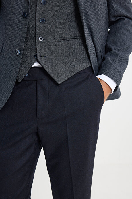 Slim Fit Dar Kesim Mono Yaka Kaz Ayağı Desenli Kapak Cepli Yelekli Antrasit Yelekli Takım Elbise resmi