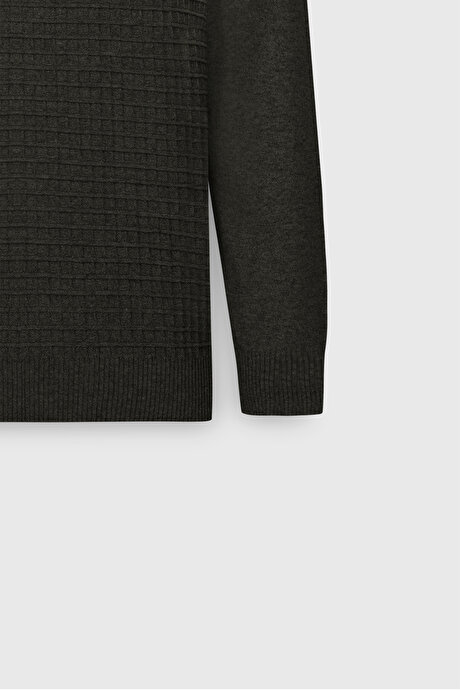 Pamuklu Standart Fit Normal Kesim Bisiklet Yaka Jakarlı Triko Haki Kazak resmi