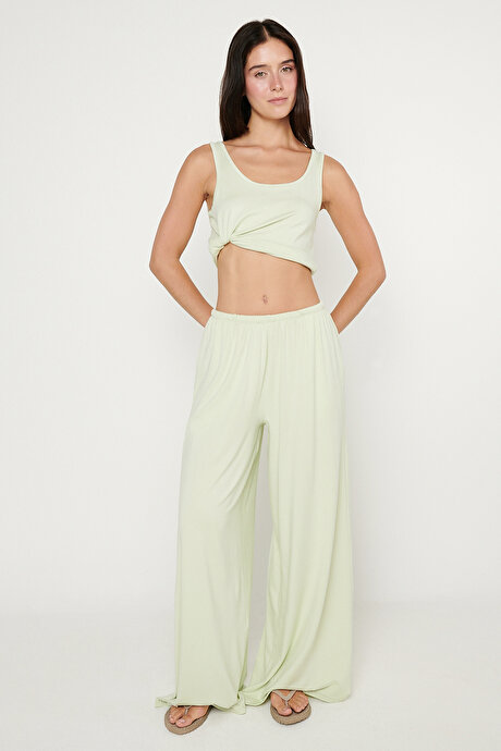 Yumuşak Dokulu Standart Fit Normal Kesim Cepli Beli Lastikli Rahat Örme Mint Pantolon resmi