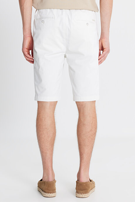 Pamuklu Slim Fit Dar Kesim Beli Bağlamalı Yan Cepli Esnek Beyaz Şort resmi