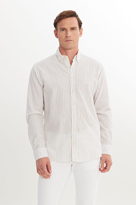 Pamuklu Keten Comfort Fit Rahat Kesim Düğmeli Yaka Çizgili Beyaz-Bej Gömlek resmi