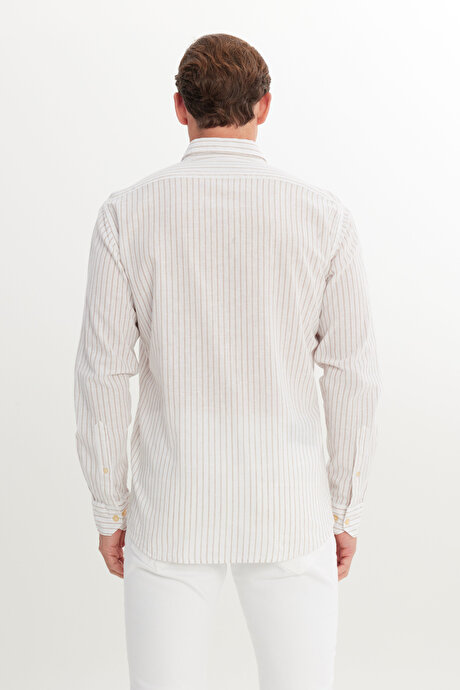 Pamuklu Keten Comfort Fit Rahat Kesim Düğmeli Yaka Çizgili Beyaz-Bej Gömlek resmi