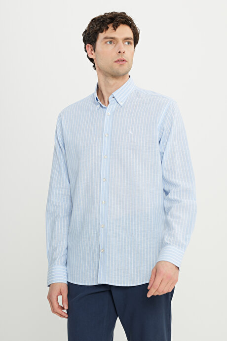 Pamuklu Keten Comfort Fit Rahat Kesim Düğmeli Yaka Çizgili Mavi-Beyaz Gömlek resmi