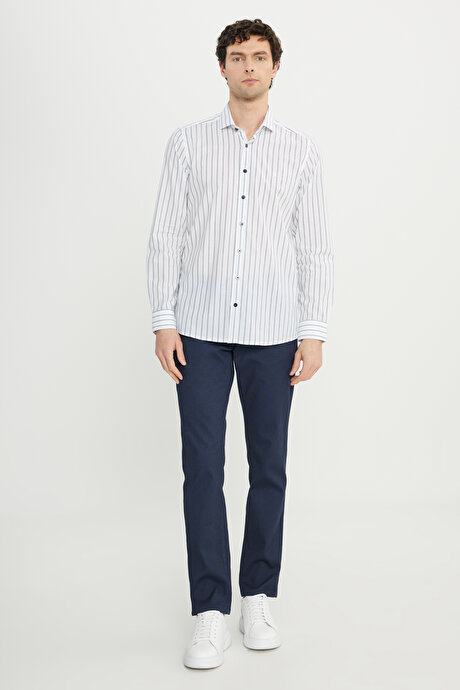 %100 Pamuk Slim Fit Dar Kesim Küçük İtalyan Yaka Çizgili Beyaz-Lacivert Gömlek resmi