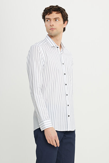 %100 Pamuk Slim Fit Dar Kesim Küçük İtalyan Yaka Çizgili Beyaz-Lacivert Gömlek resmi