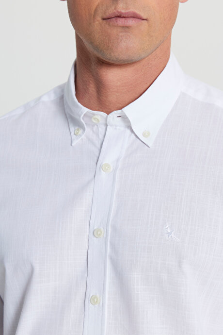 %100 Pamuk Flamlı Slim Fit Dar Kesim Armürlü Düğmeli Yaka Beyaz Gömlek resmi