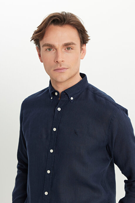 %100 Keten Comfort Fit Rahat Kesim Düğmeli Yaka Lacivert Gömlek resmi