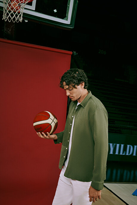 Keten Comfort Fit Rahat Kesim Gizli Düğmeli Yaka Haki Gömlek resmi