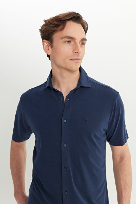 Yumuşak Dokulu Comfort Fit Rahat Kesim Klasik Yaka Örme Lacivert Gömlek resmi