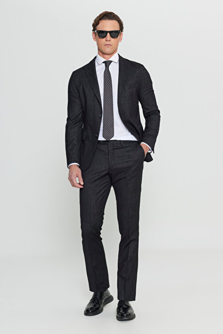 Slim Fit Dar Kesim Kırlangıç Yaka Desenli Kapak Cepli Siyah Takım Elbise resmi