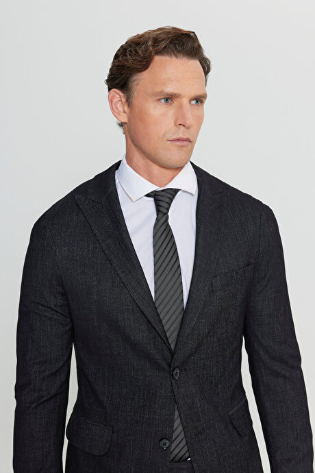 Slim Fit Dar Kesim Kırlangıç Yaka Desenli Kapak Cepli Siyah Takım Elbise resmi