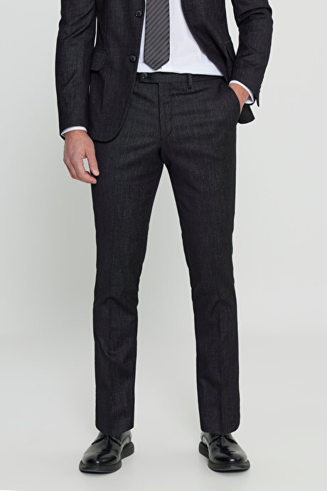 Slim Fit Dar Kesim Kırlangıç Yaka Desenli Kapak Cepli Siyah Takım Elbise resmi