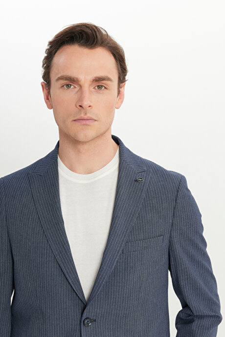 Ekstra Slim Fit Dar Kesim Çizgili Gofre Desenli Kırlangıç Yaka Lacivert Takım Elbise resmi