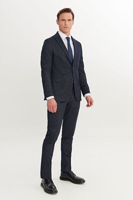 Slim Fit Dar Kesim Kırlangıç Yaka Desenli Torba Cepli Lacivert Takım Elbise resmi