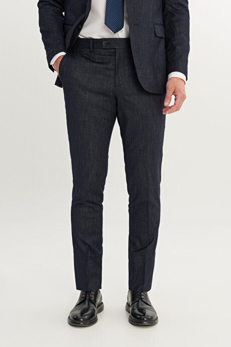 Slim Fit Dar Kesim Kırlangıç Yaka Desenli Torba Cepli Lacivert Takım Elbise resmi