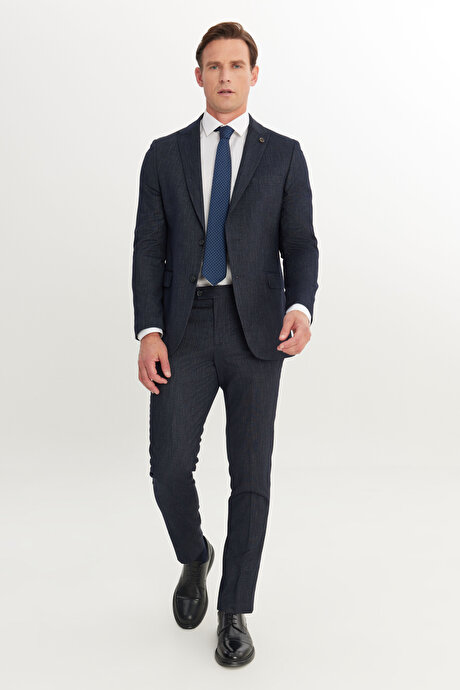 Slim Fit Dar Kesim Kırlangıç Yaka Desenli Torba Cepli Lacivert Takım Elbise resmi