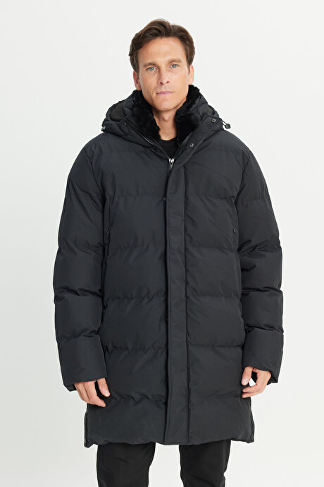 Standart Fit Normal Kesim İçi Kürklü Sabit Kapüşonlu Yan Cep Kapitone Desenli Siyah Kaban resmi