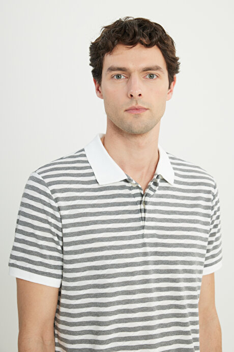 Slim Fit Dar Kesim Polo Yaka Esnek Beyaz-Gri Tişört resmi