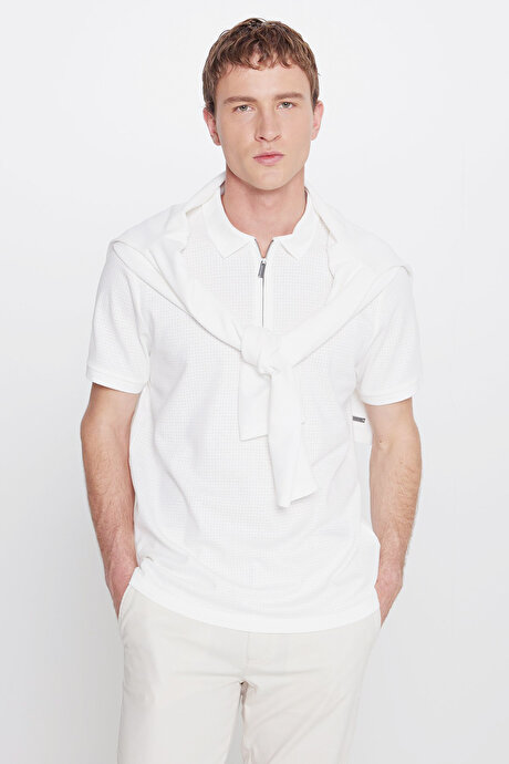 Pamuklu Slim Fit Dar Kesim Polo Yaka Jakarlı Esnek Ekru Tişört resmi