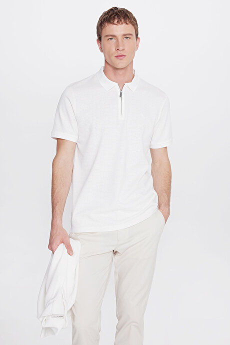 Pamuklu Slim Fit Dar Kesim Polo Yaka Jakarlı Esnek Ekru Tişört resmi