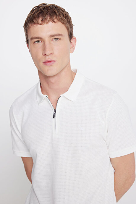 Pamuklu Slim Fit Dar Kesim Polo Yaka Jakarlı Esnek Ekru Tişört resmi