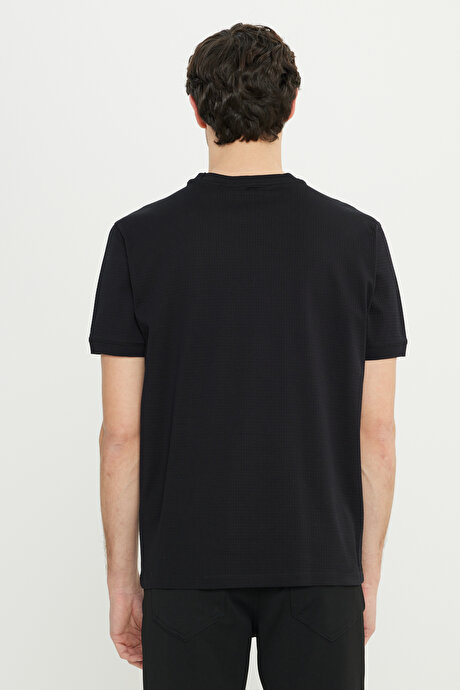%100 Pamuk Slim Fit Dar Kesim Bisiklet Yaka Jakarlı Siyah Tişört resmi
