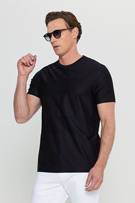 %100 Pamuk Slim Fit Dar Kesim Bisiklet Yaka Jakarlı Siyah Tişört resmi
