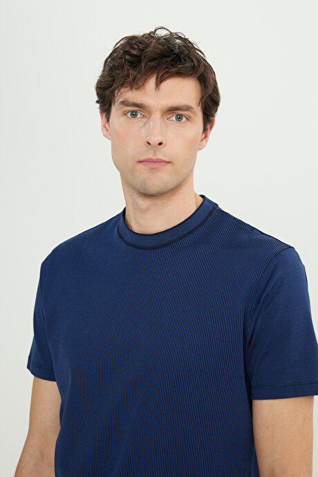 %100 Pamuk Slim Fit Dar Kesim Bisiklet Yaka Jakarlı Lacivert Tişört resmi