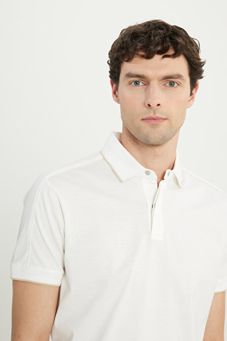%100 Pamuk Slim Fit Dar Kesim Polo Yaka Beyaz Tişört resmi