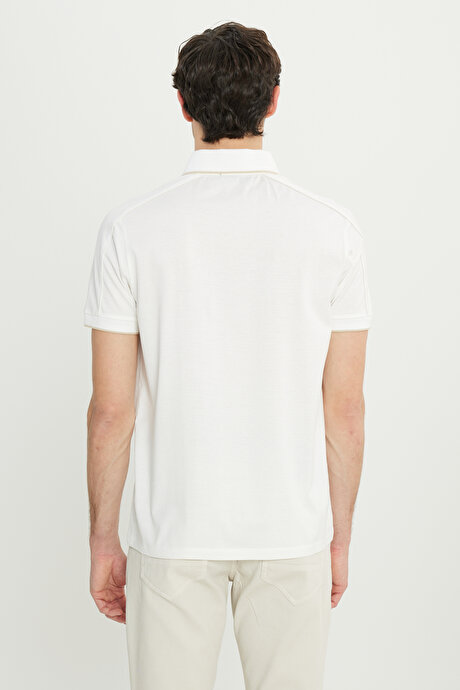 %100 Pamuk Slim Fit Dar Kesim Polo Yaka Beyaz Tişört resmi