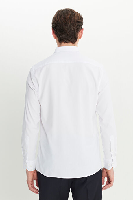 Pamuklu Gabardin Slim Fit Dar Kesim Düğmeli Yaka Esnek Beyaz Gömlek resmi