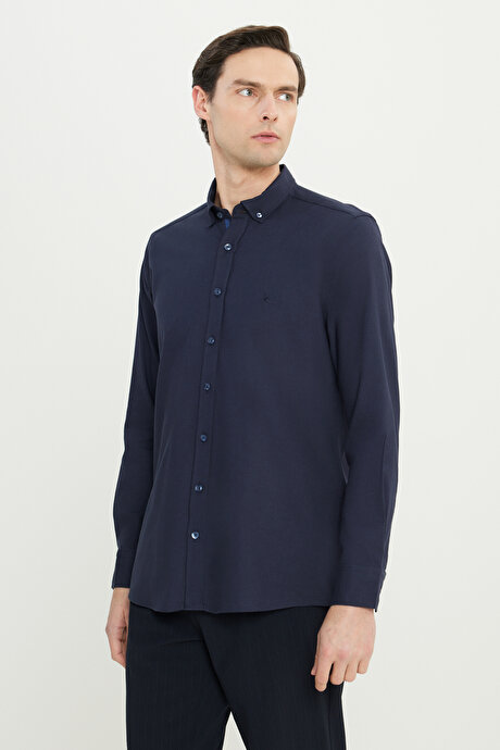 Pamuklu Gabardin Slim Fit Dar Kesim Düğmeli Yaka Esnek Lacivert Gömlek resmi