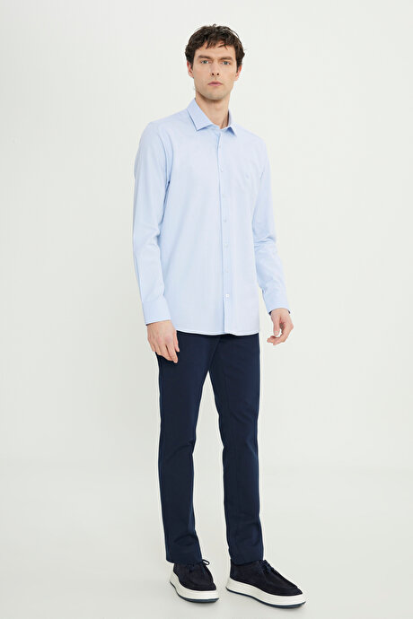%100 Pamuk Slim Fit Dar Kesim Klasik Yaka Armürlü Açık Mavi Gömlek resmi