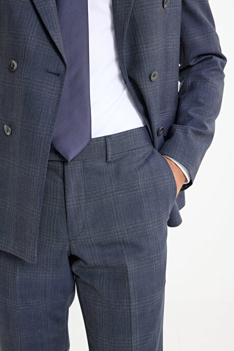 %100 Yün Slim Fit Dar Kesim Kırlangıç Yaka Kareli Kruvaze Lacivert Takım Elbise resmi