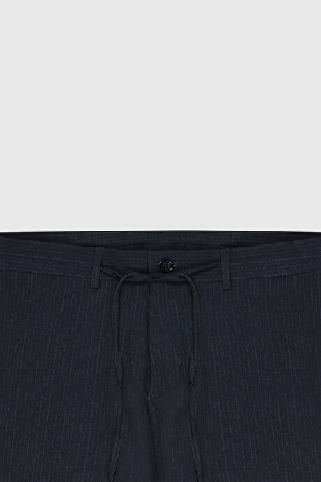 Slim Fit Dar Kesim Mono Yaka Beli Bağlamalı Çizgili Torba Cepli Lacivert Takım Elbise resmi