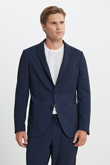 Slim Fit Dar Kesim Mono Yaka Beli Bağlamalı Çizgili Torba Cepli Lacivert Takım Elbise resmi