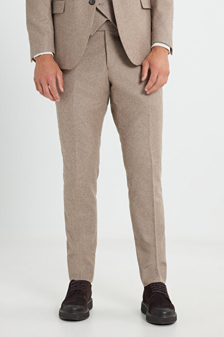 Yünlü Slim Fit Dar Kesim Kırlangıç Yaka Yelekli Bej Yelekli Takım Elbise resmi