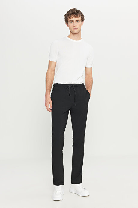 Slim Fit Rahat Kesim Beli Bağlamalı Yan Cepli Esnek Jogger Siyah Pantolon resmi
