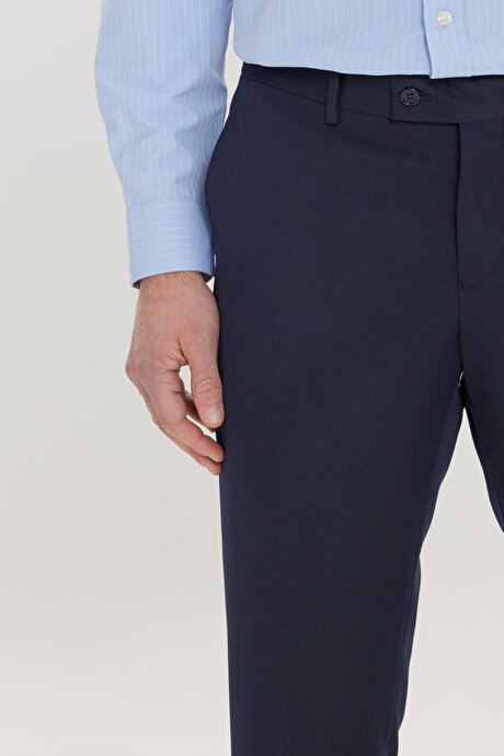 Slim Fit Dar Kesim Klasik Yan Cep Lacivert Pantolon resmi