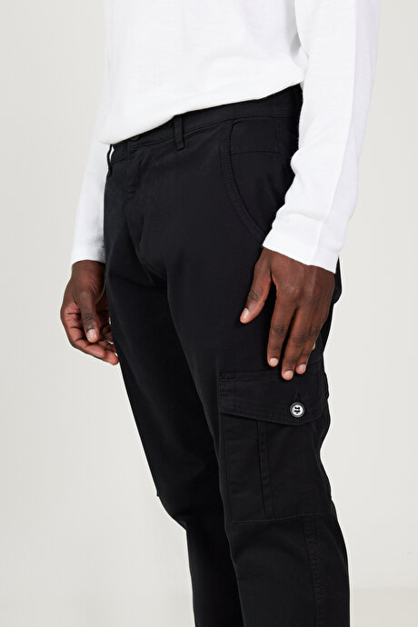Slim Fit Dar Kesim Kargo Cepli Pamuklu Esnek Siyah Pantolon resmi
