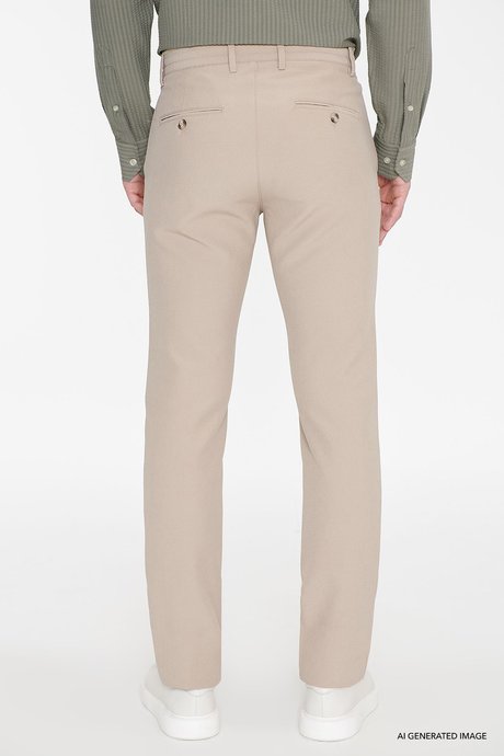 Slim Fit Dar Kesim Beli Bağlamalı Yan Cep Gofre Desenli Bej Pantolon resmi