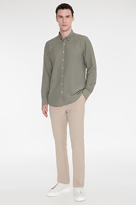 Slim Fit Dar Kesim Beli Bağlamalı Yan Cep Gofre Desenli Bej Pantolon resmi
